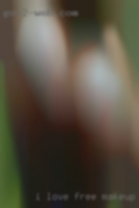 I love free makeup, shoes and bags in North Miami.